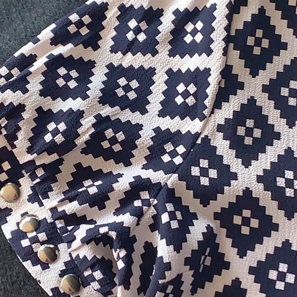 41 Hawthorne Blue White Geometric Print Short Sleeve Blouse Women's Small - Picture 2 of 7